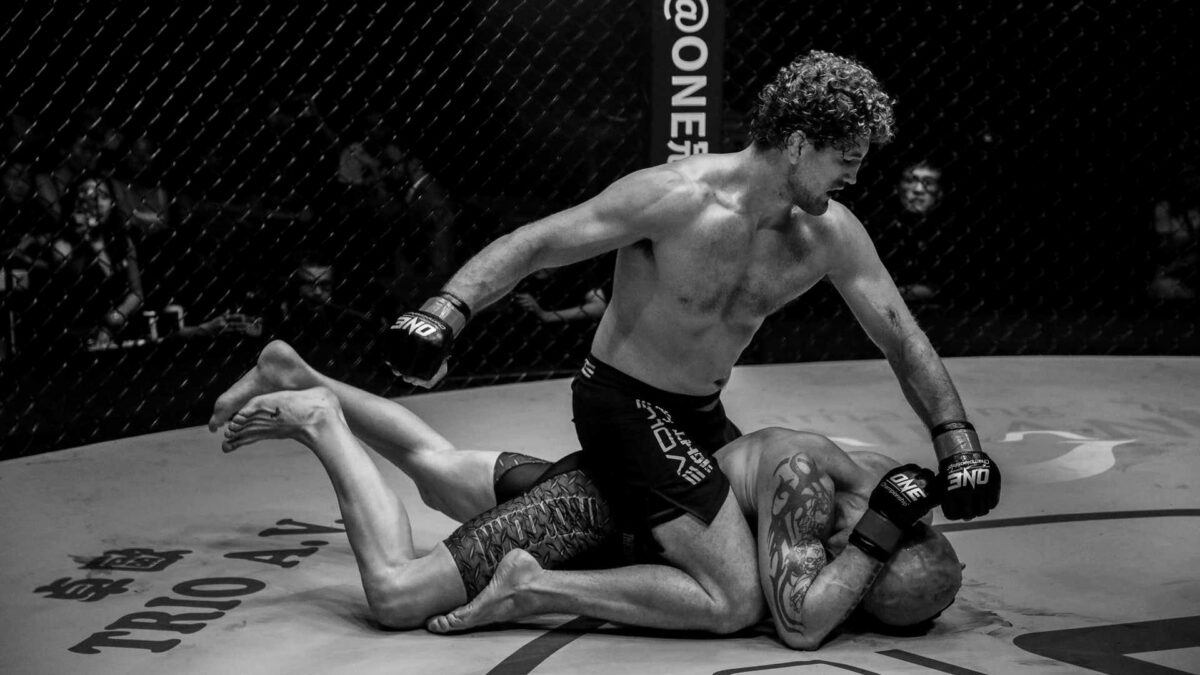 your-guide-to-the-ground-pound-technique-in-mma-buffalo-kick-boxing